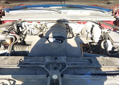 2018 Chevrolet Suburban Premier z USA, uszkodzony, nr VIN 1GNSCJKCXJR150912